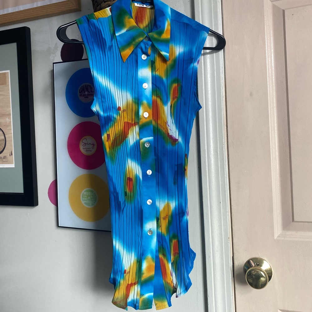 Colorful Sleeveless Button Down Shirt